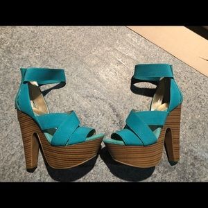 NEW Jessica Simpson heels SZ 6